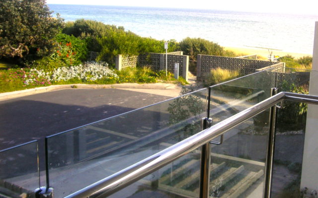 Balcony glass balustrade Melbourne by Dynamic Glass