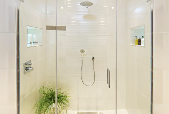 Glass shower screen by Dynamic Glass Melbourne